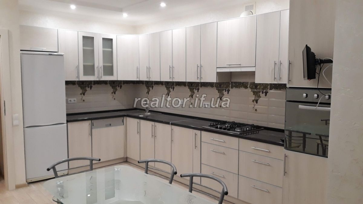 2 bedroom apartment for sale with renovation and furniture on Slobidska Street