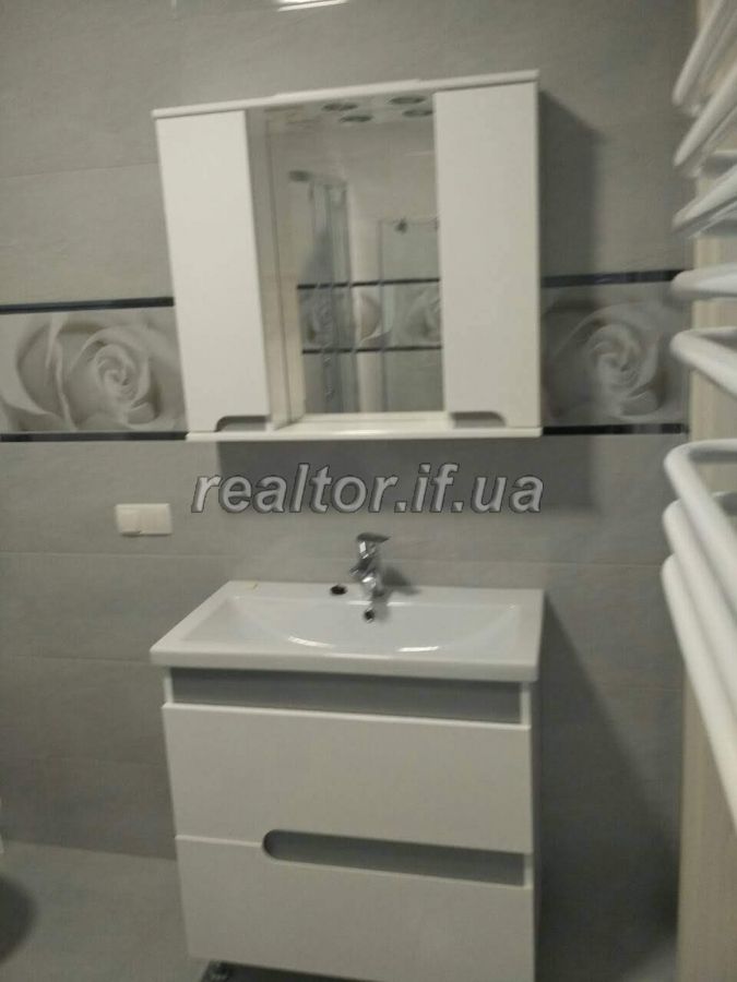 Prodayetsya_2_kimnatna_kvartyra_z_remontom_i_meblyamy_po_vulytsi_Slobidska_21245_3_1643020071.jpeg