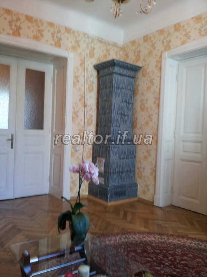 Prodayetsya_3_kimnatna_kvartyra_v_avstriiskomu_budynku_po_vulytsi_Tolstoho_22163_3_1674644758.jpeg