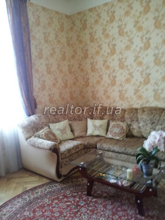 Prodayetsya_3_kimnatna_kvartyra_v_avstriiskomu_budynku_po_vulytsi_Tolstoho_22163_4_1674644758.jpeg