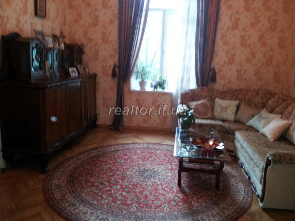 Prodayetsya_3_kimnatna_kvartyra_v_avstriiskomu_budynku_po_vulytsi_Tolstoho_22163_5_1674644758.jpeg