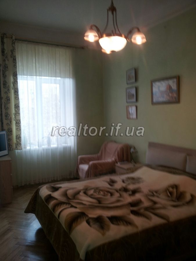 Prodayetsya_3_kimnatna_kvartyra_v_avstriiskomu_budynku_po_vulytsi_Tolstoho_22163_8_1674644759.jpeg
