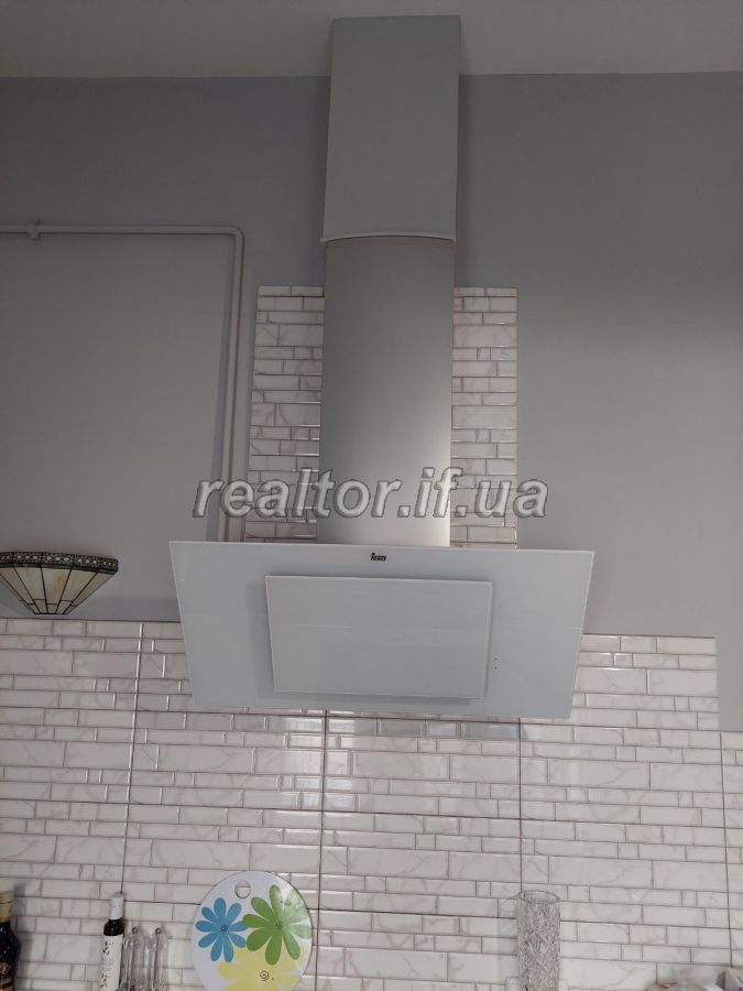 Prodayetsya_3_kimnatna_kvartyra_v_avstriiskomu_budynku_z_yevroremontom_po_vulytsi_Mazepy_22592_16_1693483762.jpeg