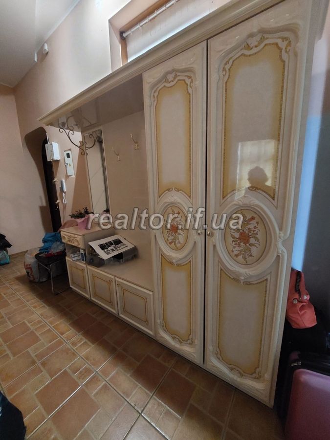 Prodayetsya_3_kimnatna_kvartyra_v_avstriiskomu_budynku_z_yevroremontom_po_vulytsi_Mazepy_22592_23_1693483763.jpeg