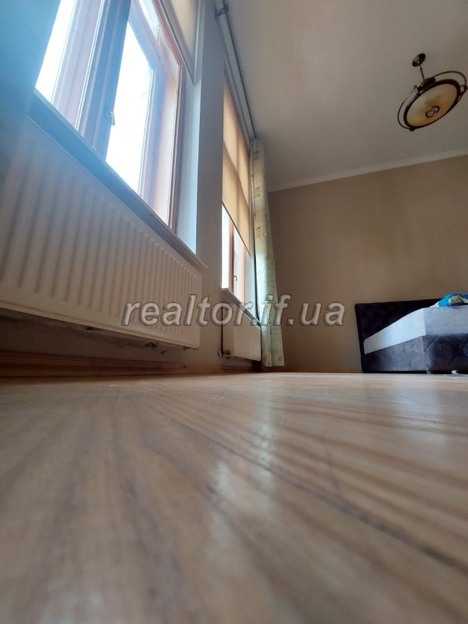 Prodayetsya_3_kimnatna_kvartyra_v_avstriiskomu_budynku_z_yevroremontom_po_vulytsi_Mazepy_22592_3_1693483760.jpeg