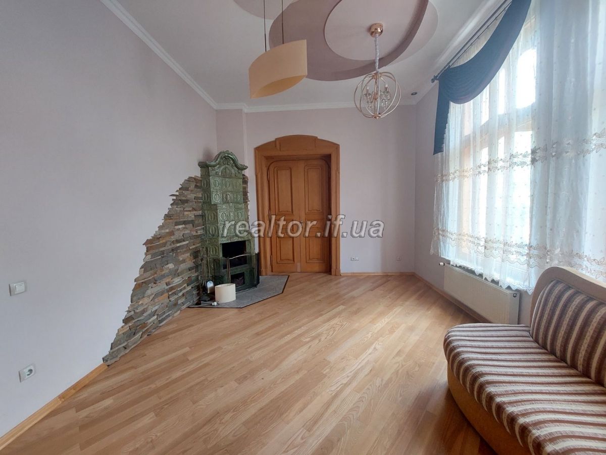 Prodayetsya_3_kimnatna_kvartyra_v_avstriiskomu_budynku_z_yevroremontom_po_vulytsi_Mazepy_22592_8_1693483761.jpeg