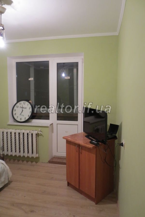Prodayetsya_3_kimnatna_kvartyra_v_raioni_Arsenu_po_vulytsi_Mykolaichuka_17357_2_1574242817.jpg