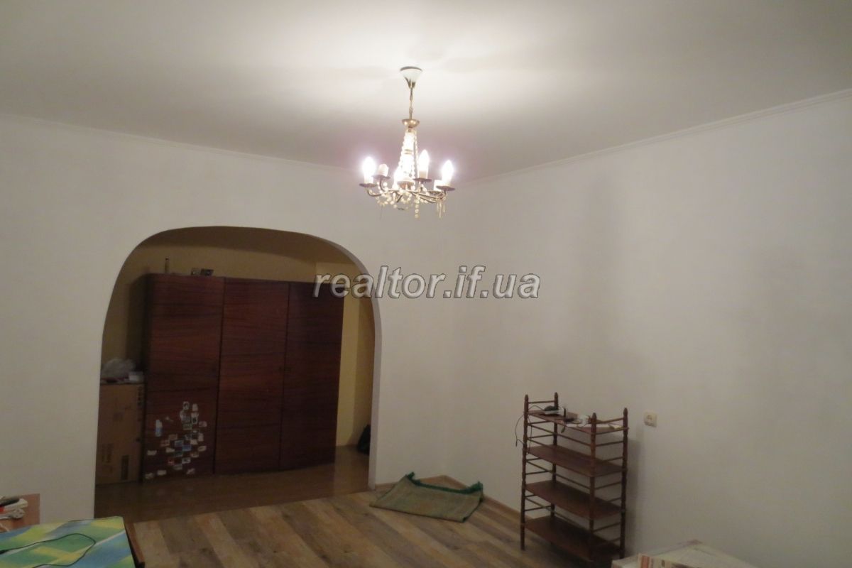 Prodayetsya_3_kimnatna_kvartyra_v_raioni_Arsenu_po_vulytsi_Mykolaichuka_17357_9_1574242818.jpg