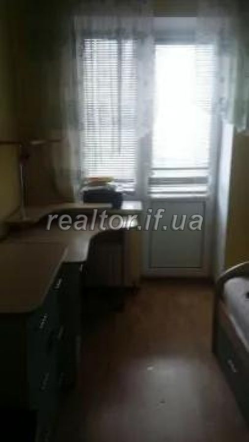 Prodayetsya_3_kimnatna_kvartyra_v_raioni_Velmartu_po_vulytsi_Konovaltsya_17020_4_1568810171.jpg