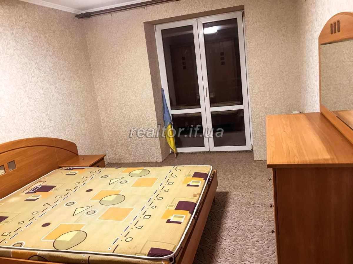 Prodayetsya_3_kimnatna_kvartyra_v_tsentri_mista_po_vulytsi_Mazepy_21654_13_1674812965.jpeg