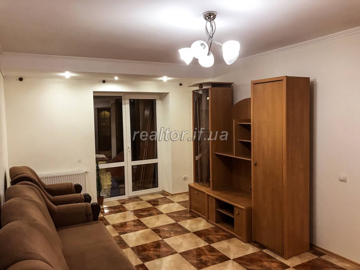 Prodayetsya_3_kimnatna_kvartyra_v_tsentri_mista_po_vulytsi_Mazepy_21654_5_1674812964.jpeg