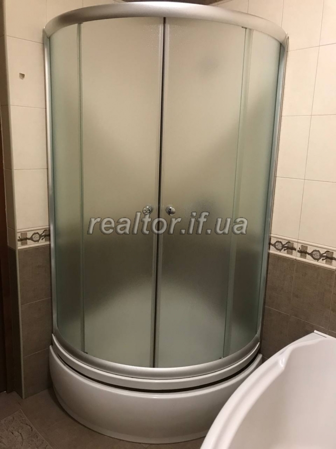 Prodayetsya_3_kimnatna_kvartyra_v_tsentri_mista_po_vulytsi_Mazepy_21654_8_1674812964.jpeg