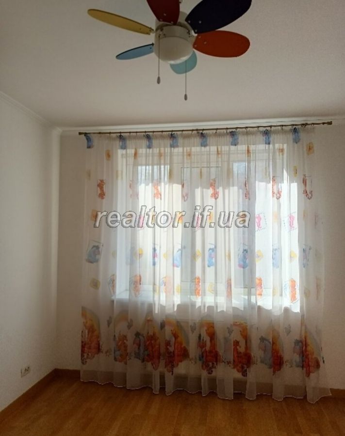 Prodayetsya_3_kimnatna_kvartyra_v_tsentri_mista_z_remontom_ta_meblyamy_po_vulytsi_Belvederska_21120_10_1639664709.jpeg
