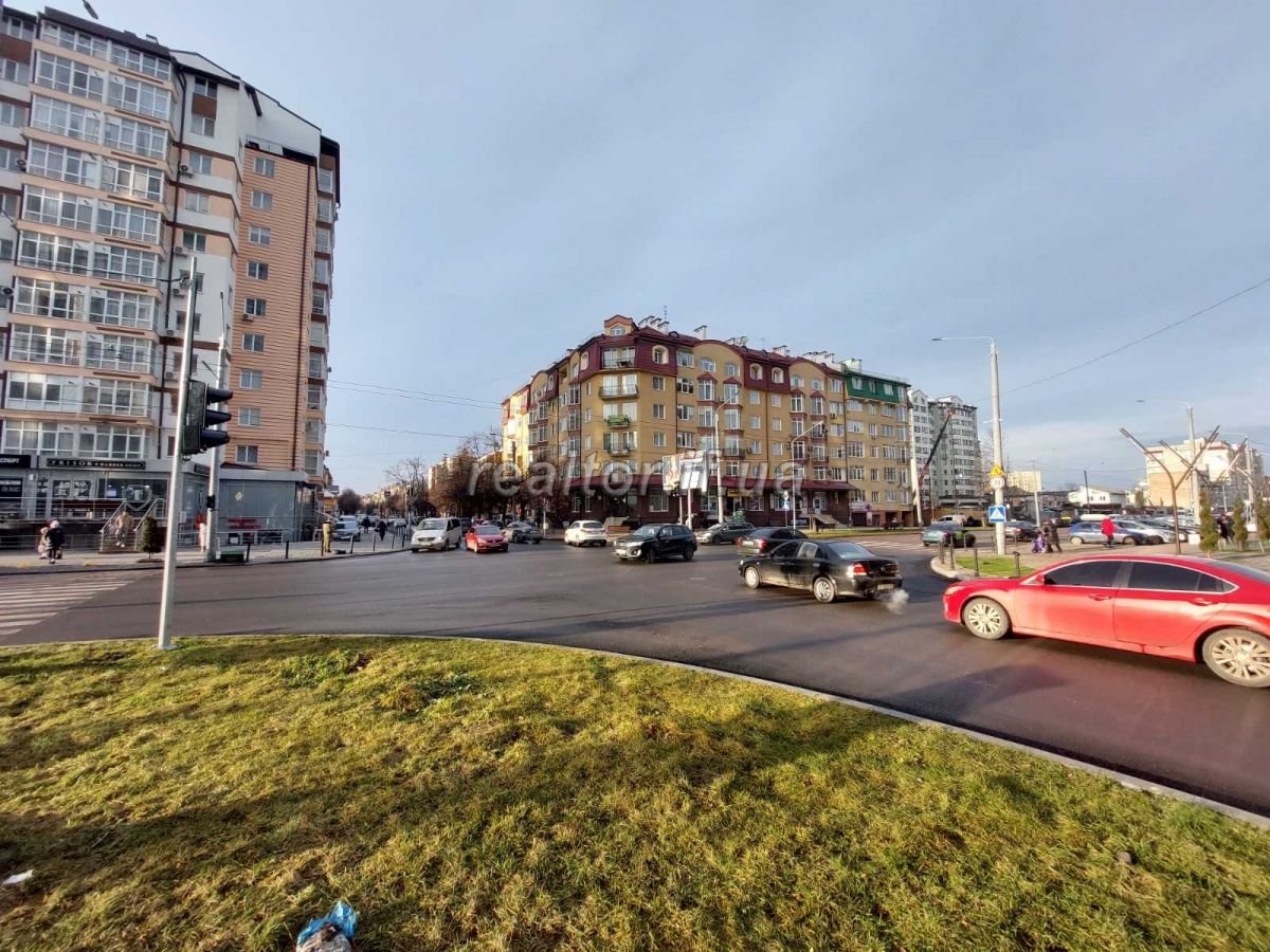 Prodayetsya_3_kimnatna_kvartyra_v_tsentri_mista_z_remontom_ta_meblyamy_po_vulytsi_Belvederska_21120_1_1673518254.jpeg