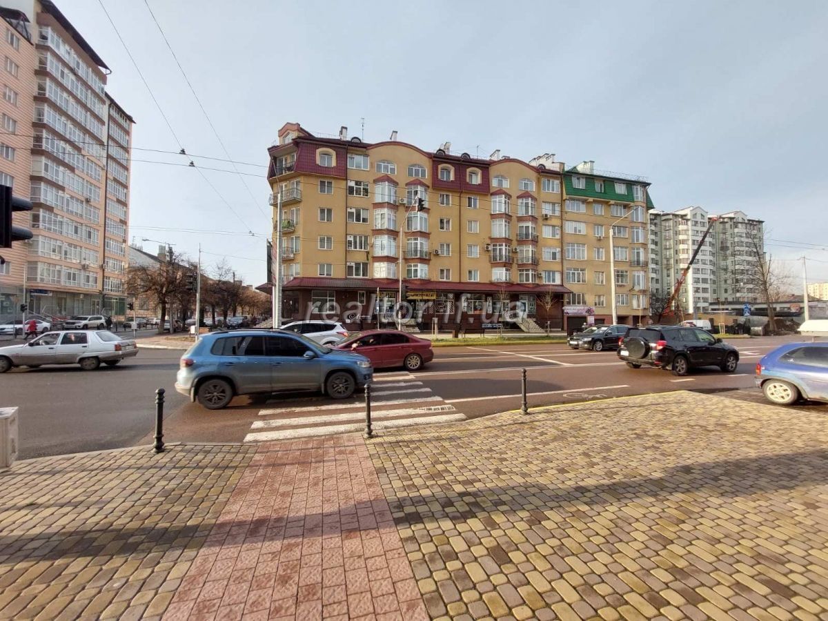 Prodayetsya_3_kimnatna_kvartyra_v_tsentri_mista_z_remontom_ta_meblyamy_po_vulytsi_Belvederska_21120_2_1673518254.jpeg