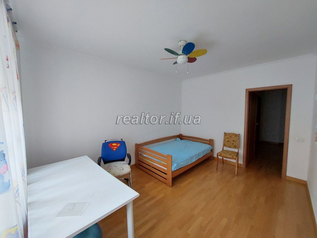 Prodayetsya_3_kimnatna_kvartyra_v_tsentri_mista_z_remontom_ta_meblyamy_po_vulytsi_Belvederska_21120_3_1673518254.jpeg