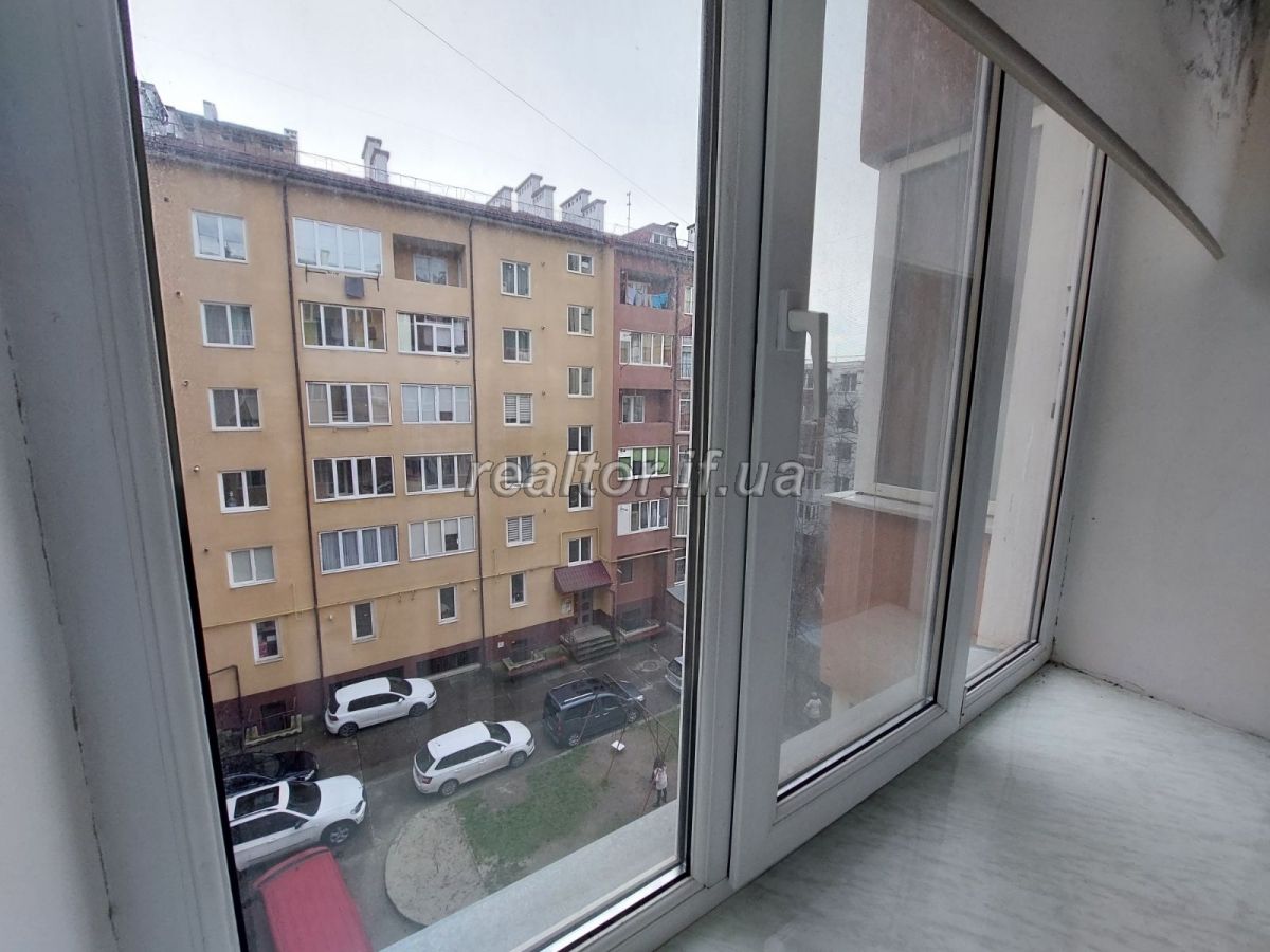 Prodayetsya_3_kimnatna_kvartyra_v_tsentri_mista_z_remontom_ta_meblyamy_po_vulytsi_Belvederska_21120_6_1673518255.jpeg