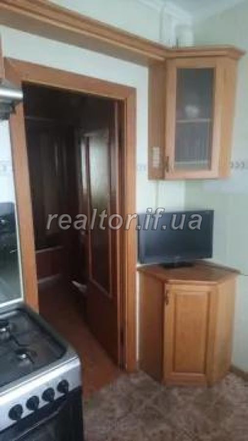 Prodayetsya_3_kimnatna_kvartyra_z_kosmetychnym_remontom_po_vulytsi_Mykolaichuka_17001_4_1568723633.jpg