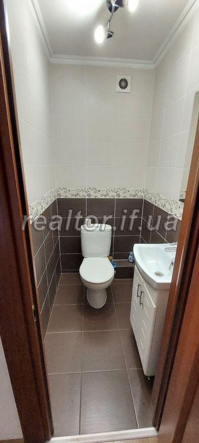 Prodayetsya_3_kimnatna_kvartyra_z_kukhonnymy_meblyamy_po_vulytsi_Vovchynetska_v_raioni_restoranu_Trembita__17297_10_1627458077.jpeg
