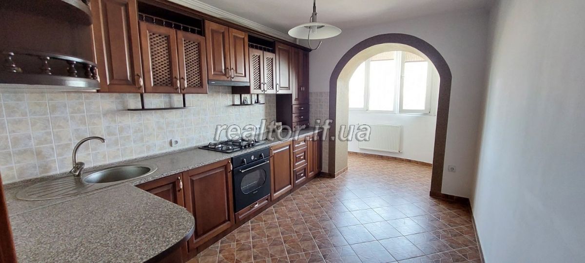Prodayetsya_3_kimnatna_kvartyra_z_kukhonnymy_meblyamy_po_vulytsi_Vovchynetska_v_raioni_restoranu_Trembita__17297_12_1627458078.jpeg