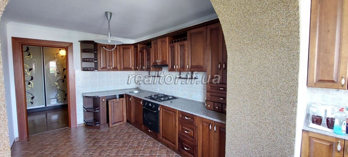 Prodayetsya_3_kimnatna_kvartyra_z_kukhonnymy_meblyamy_po_vulytsi_Vovchynetska_v_raioni_restoranu_Trembita__17297_14_1627458078.jpeg