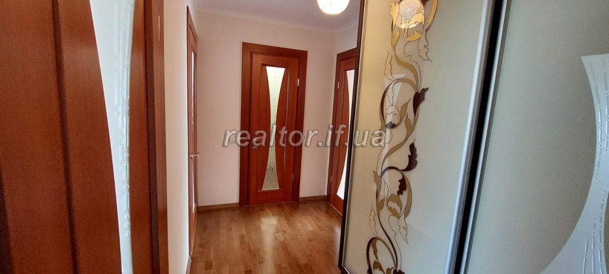Prodayetsya_3_kimnatna_kvartyra_z_kukhonnymy_meblyamy_po_vulytsi_Vovchynetska_v_raioni_restoranu_Trembita__17297_7_1627458077.jpeg