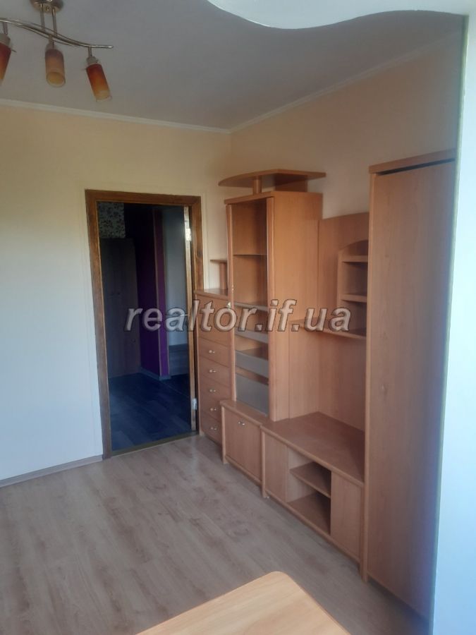 Prodayetsya_3_kimnatna_kvartyra_z_remontom_i_meblyamy_po_vulytsi_Mykolaichuka_22624_10_1695036869.jpeg