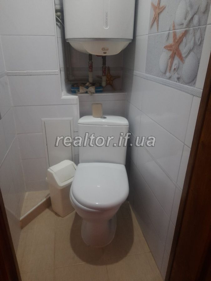 Prodayetsya_3_kimnatna_kvartyra_z_remontom_i_meblyamy_po_vulytsi_Mykolaichuka_22624_16_1695027965.jpeg