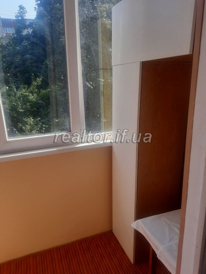 Prodayetsya_3_kimnatna_kvartyra_z_remontom_i_meblyamy_po_vulytsi_Mykolaichuka_22624_17_1695027965.jpeg
