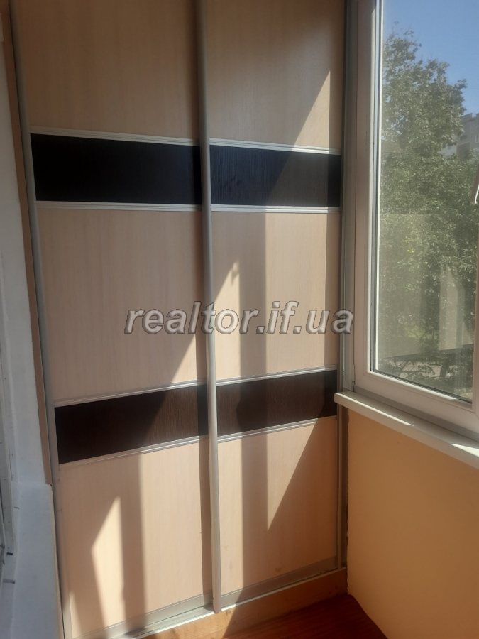 Prodayetsya_3_kimnatna_kvartyra_z_remontom_i_meblyamy_po_vulytsi_Mykolaichuka_22624_9_1695027964.jpeg
