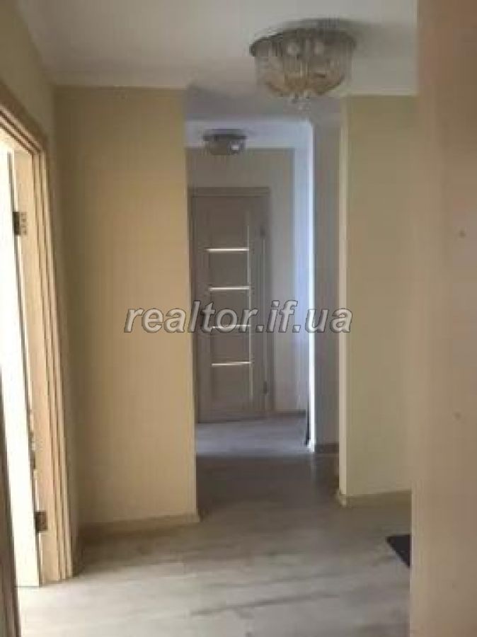 Prodayetsya_3_kimnatna_kvartyra_z_remontom_ta_meblyamy_po_vulytsi_Naberezhna_17021_10_1568813340.jpg
