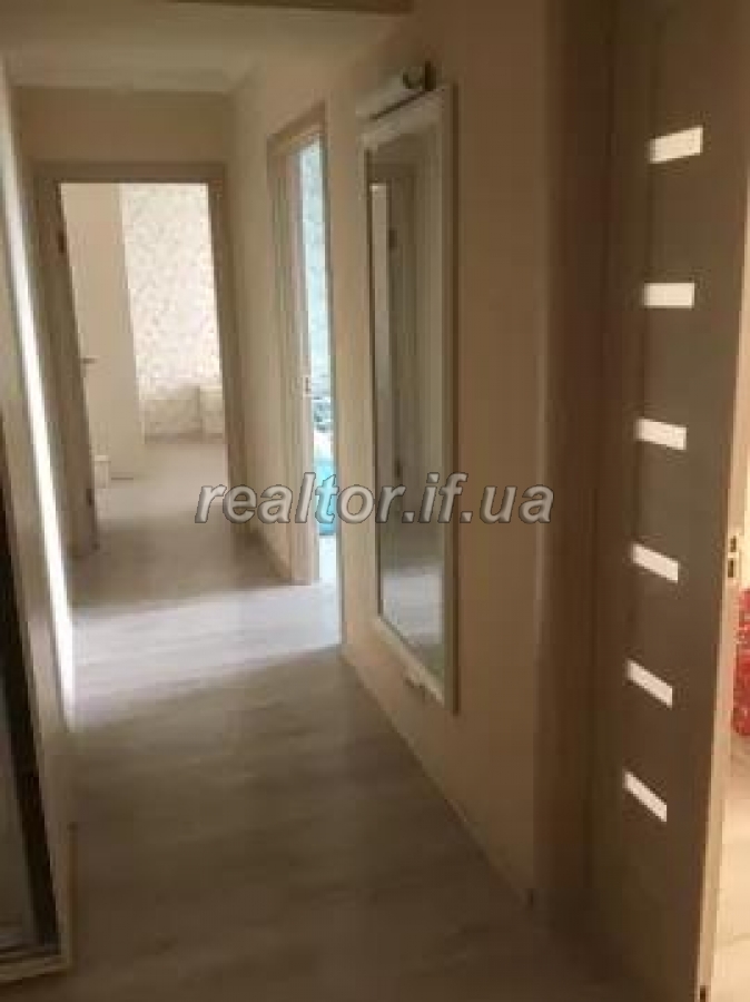 Prodayetsya_3_kimnatna_kvartyra_z_remontom_ta_meblyamy_po_vulytsi_Naberezhna_17021_11_1568813340.jpg