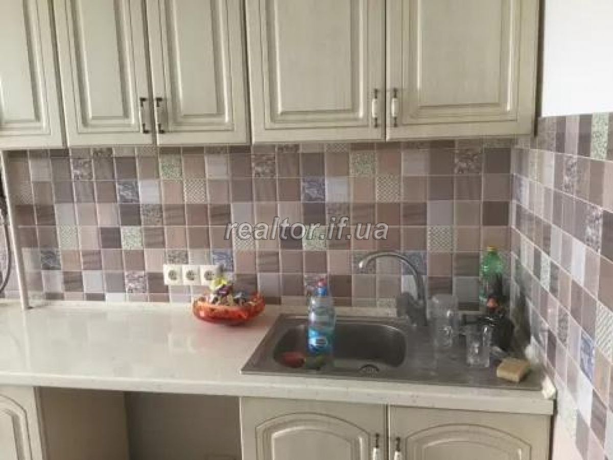 Prodayetsya_3_kimnatna_kvartyra_z_remontom_ta_meblyamy_po_vulytsi_Naberezhna_17021_15_1568813341.jpg