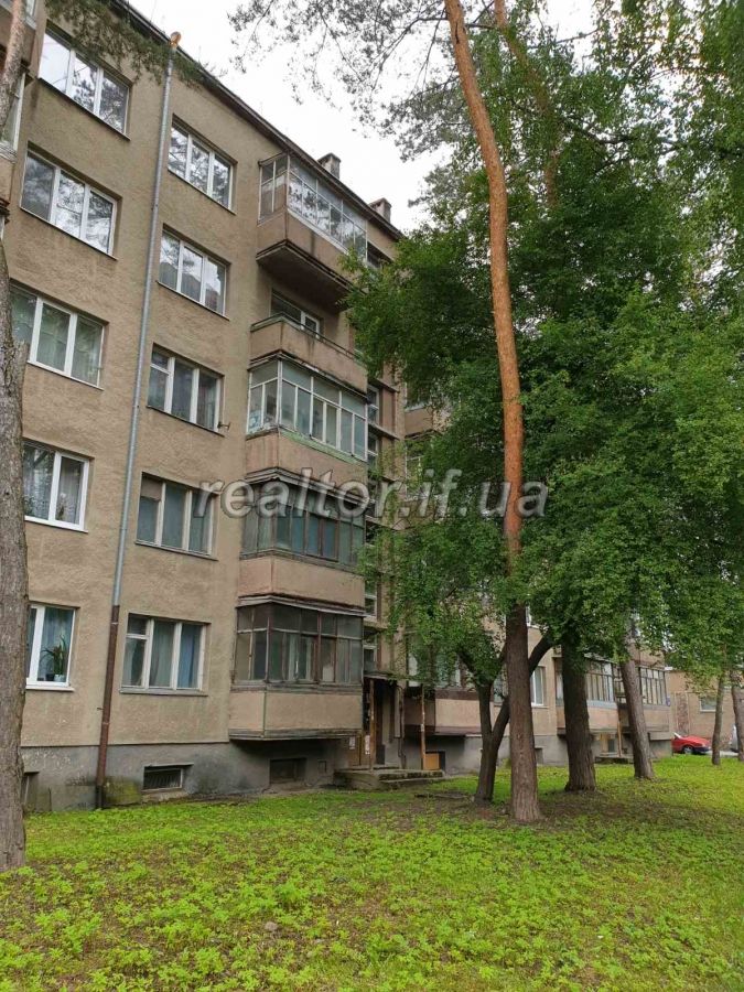 Prodayetsya_4_kimnatna_kvartyra_v_stani_syrtsya_po_vulytsi_Korolya_Danyla_v_tsentralnii_chastyni_mista_20329_1_1623142616.jpeg