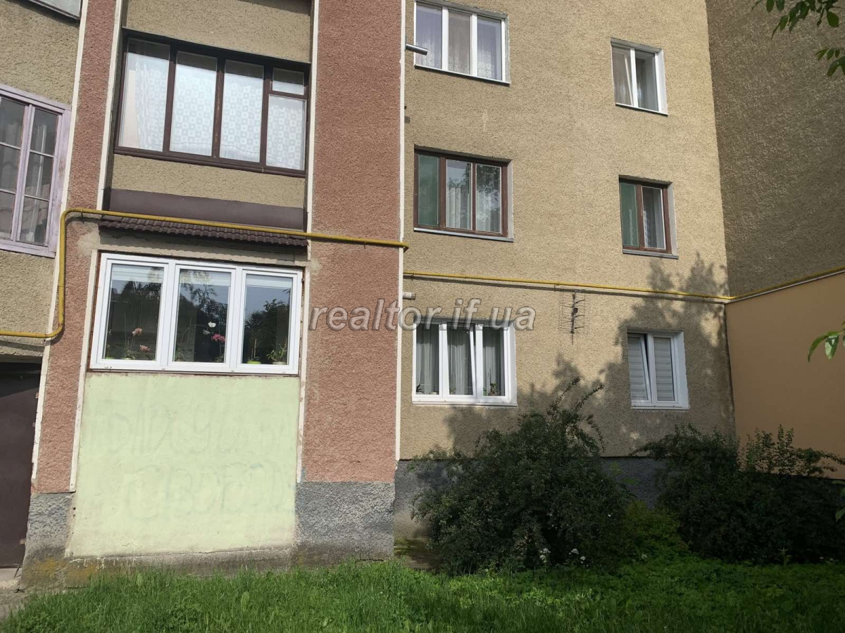 Prodayetsya_4_kimnatna_kvartyra_z_meblyamy_po_vulytsi_Pasichna_21249_1_1643025911.jpeg