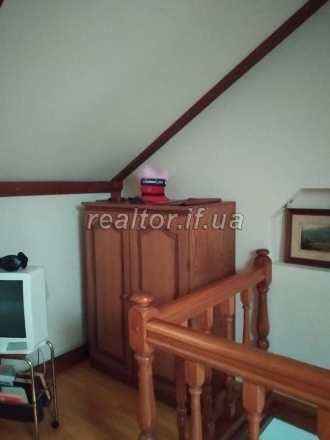 Prodayetsya_4_kimnatna_kvartyra_z_meblyamy_v_tsentri_mista_po_vulytsi_Kruka_21264_4_1643190122.jpeg