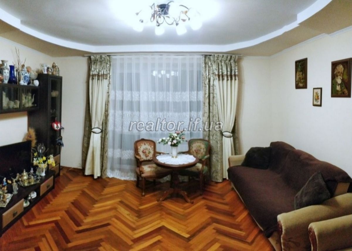 Prodayetsya_4_kimnatna_kvartyra_z_remontom__i_chastkovo_z_meblyamy_po_vulytsi_Halytska_22604_1_1693818552.jpeg
