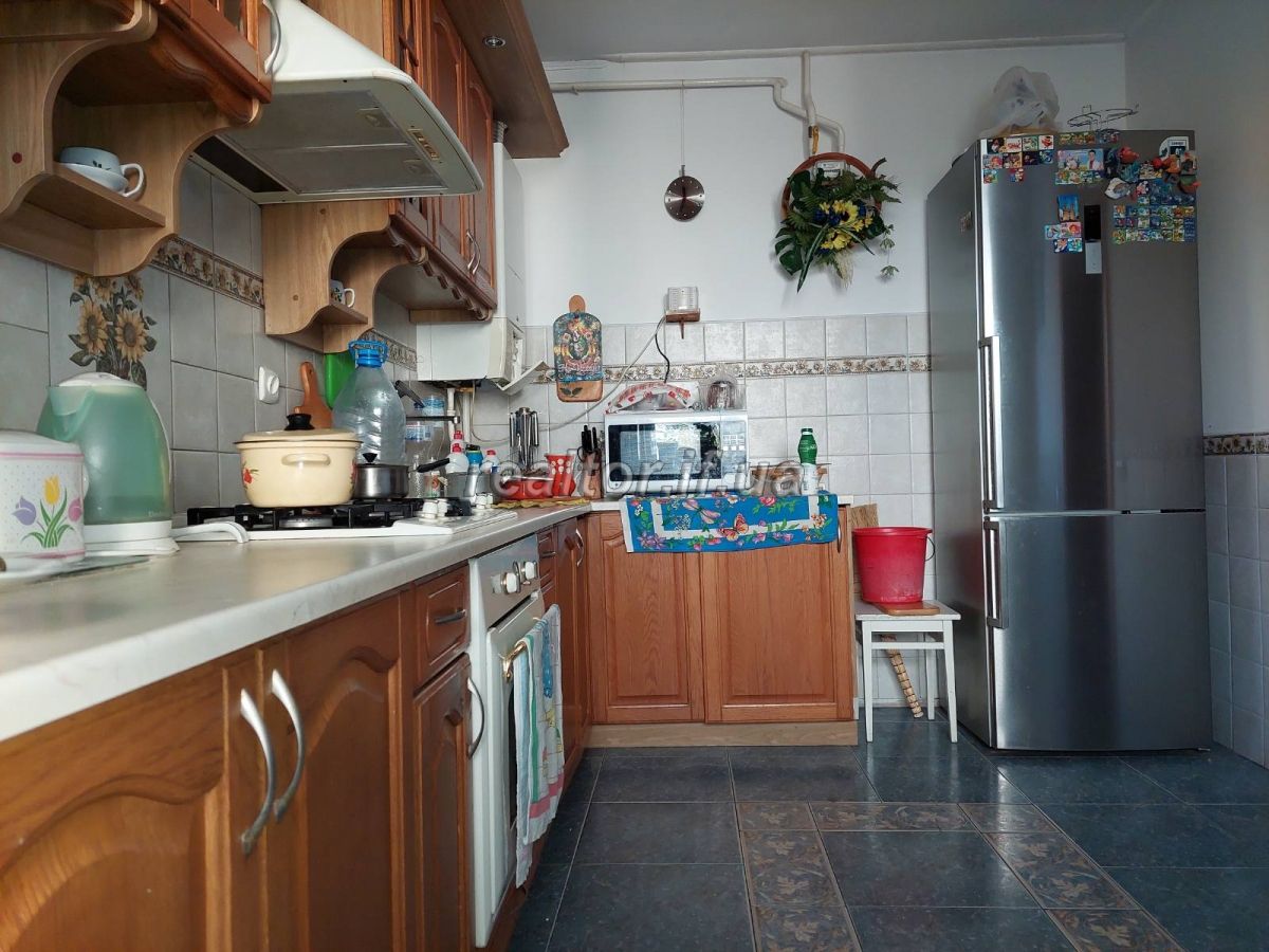 Prodayetsya_4_kimnatna_kvartyra_z_vlasnym_dvorom_ta_okremym_vkhodom_po_vulytsi_Kopernyka_20931_16_1635333915.jpeg
