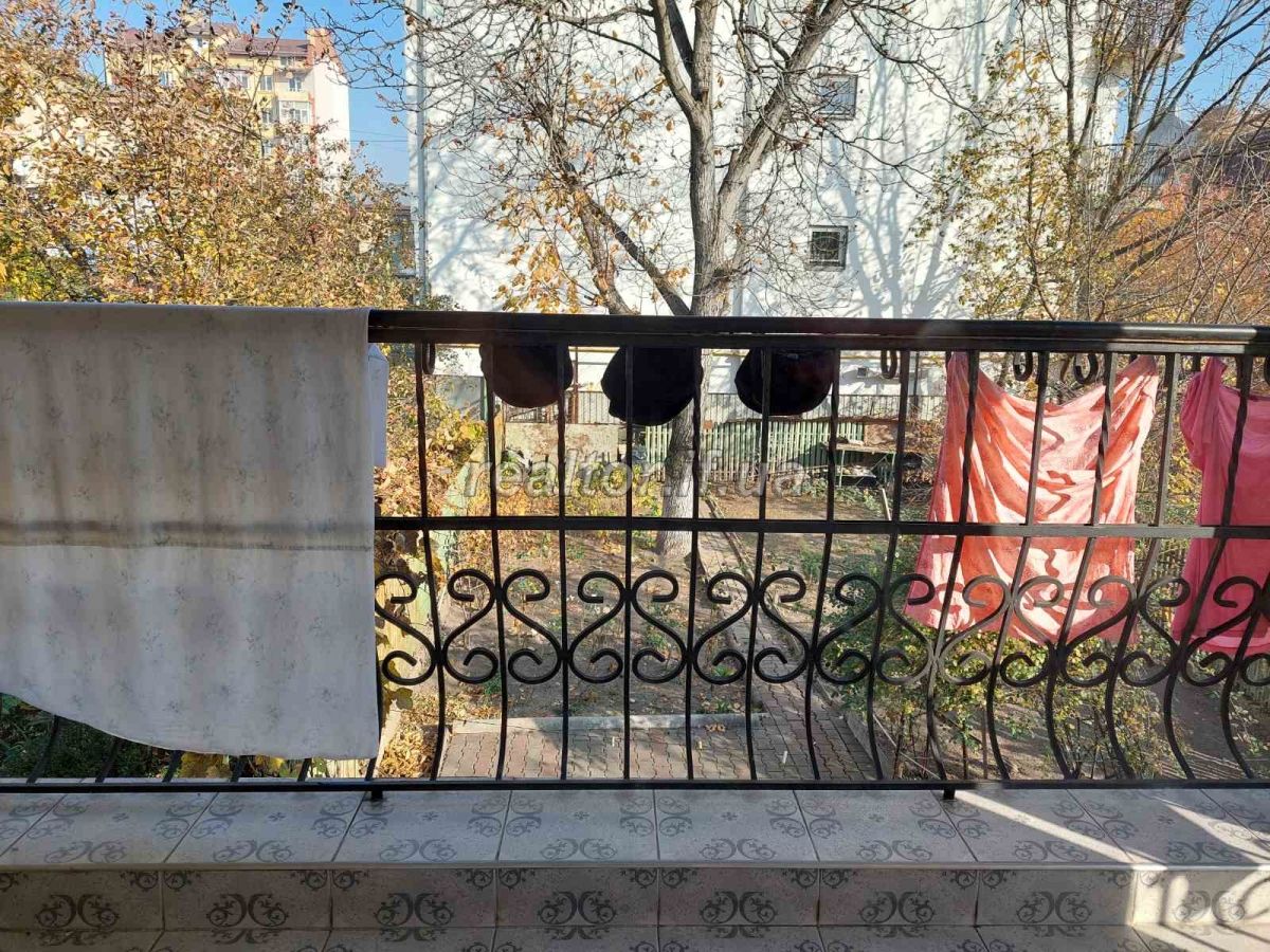 Prodayetsya_4_kimnatna_kvartyra_z_vlasnym_dvorom_ta_okremym_vkhodom_po_vulytsi_Kopernyka_20931_4_1635333910.jpeg