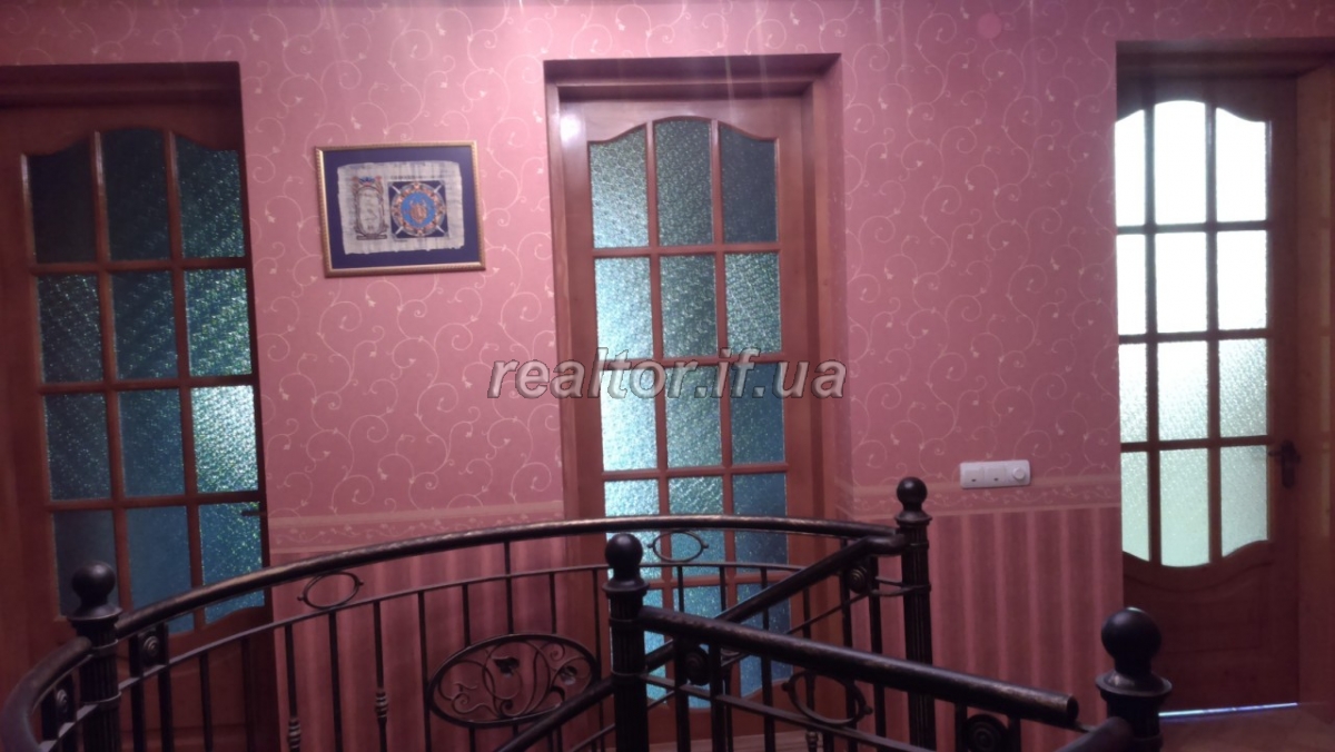 Prodayetsya_6_kimnatna_kvartyra_na_dvokh_rivnyakh_16492_27_1559908815.jpg