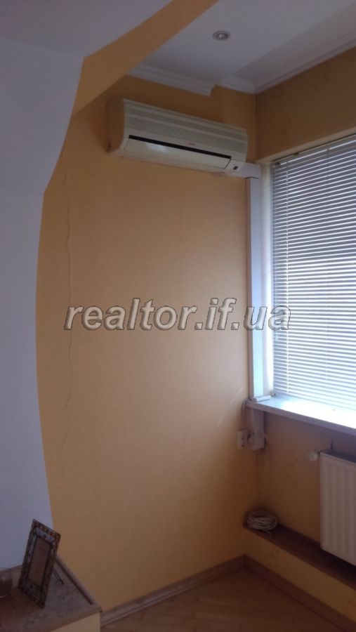 Prodayetsya_6_kimnatna_kvartyra_na_dvokh_rivnyakh_16492_34_1559908818.jpg