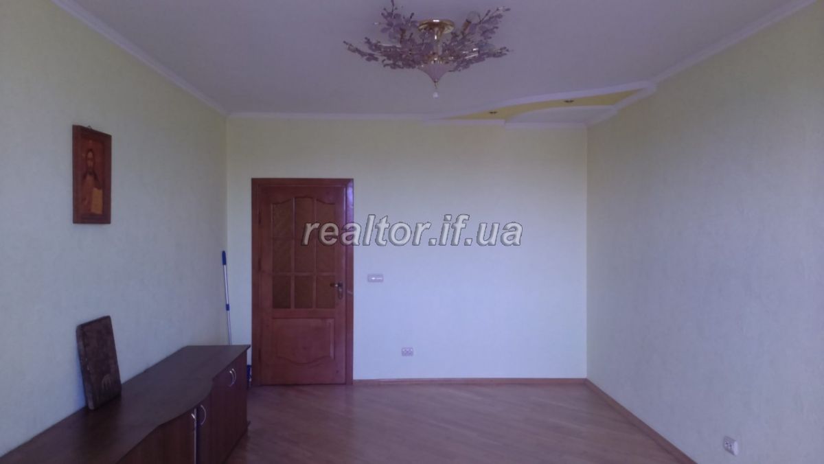 Prodayetsya_6_kimnatna_kvartyra_na_dvokh_rivnyakh_16492_37_1559908819.jpg