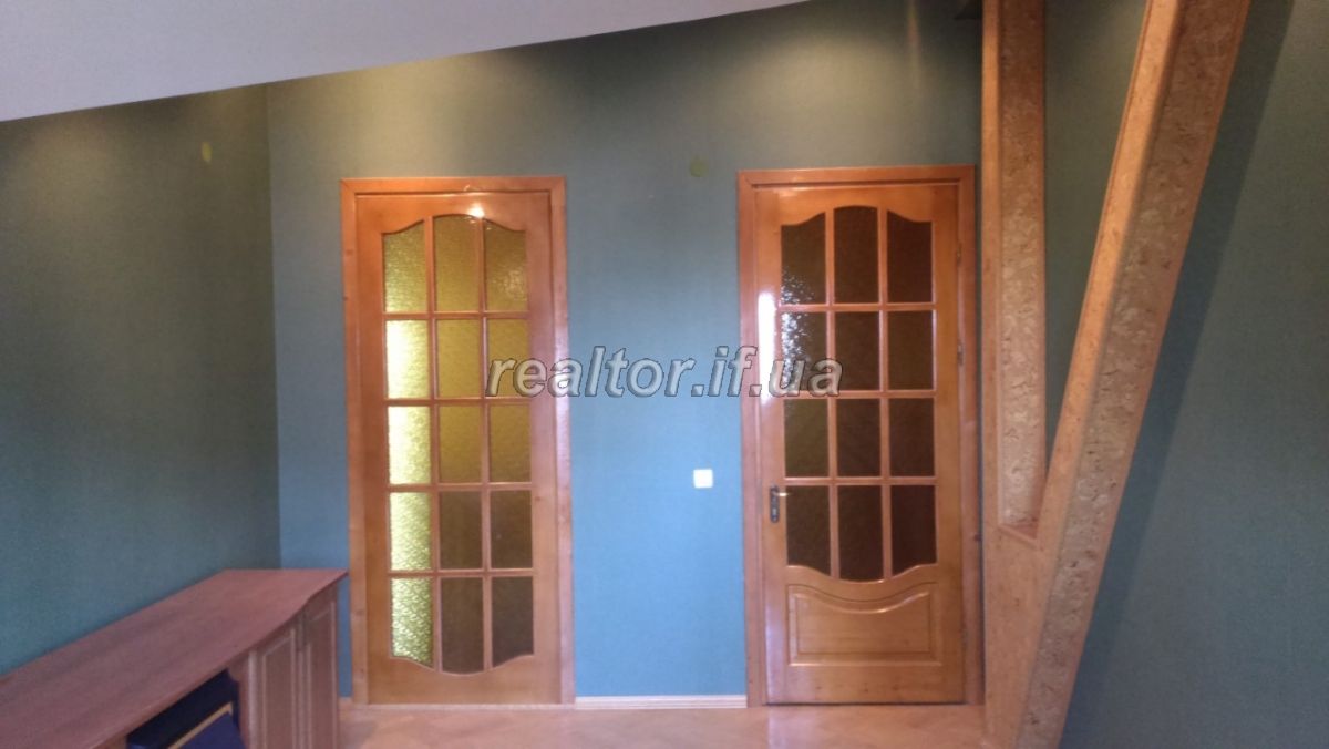 Prodayetsya_6_kimnatna_kvartyra_na_dvokh_rivnyakh_16492_40_1559908819.jpg