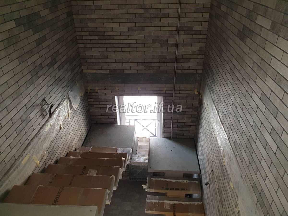 Prodayetsya_budynok_z_indyvidualnym_proektom_17523_3_1579098867.jpg