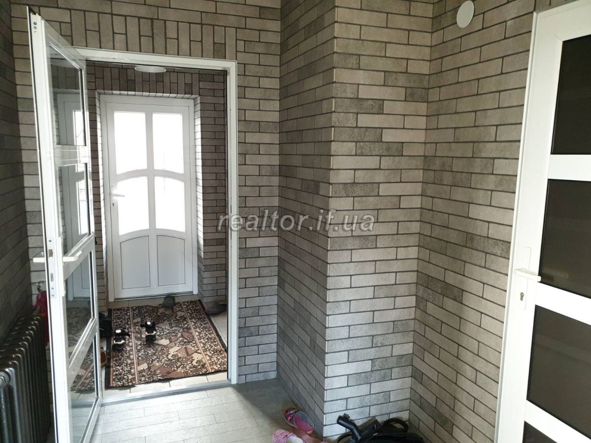 Prodayetsya_budynok_z_indyvidualnym_proektom_17523_6_1579098810.jpg