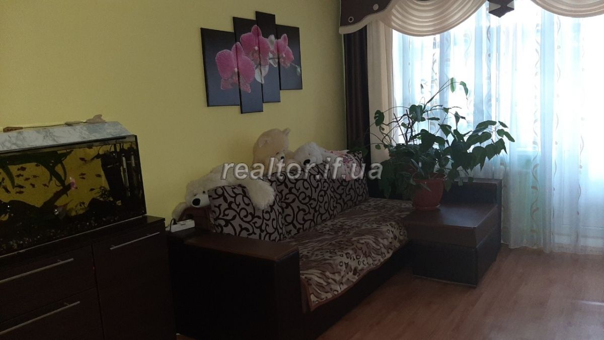 Prodayetsya_chotyrokhkimnatna_kvartyra_z_remontom_po_vulytsi_BKhmelnytskoho_16892_17_1567513586.jpg