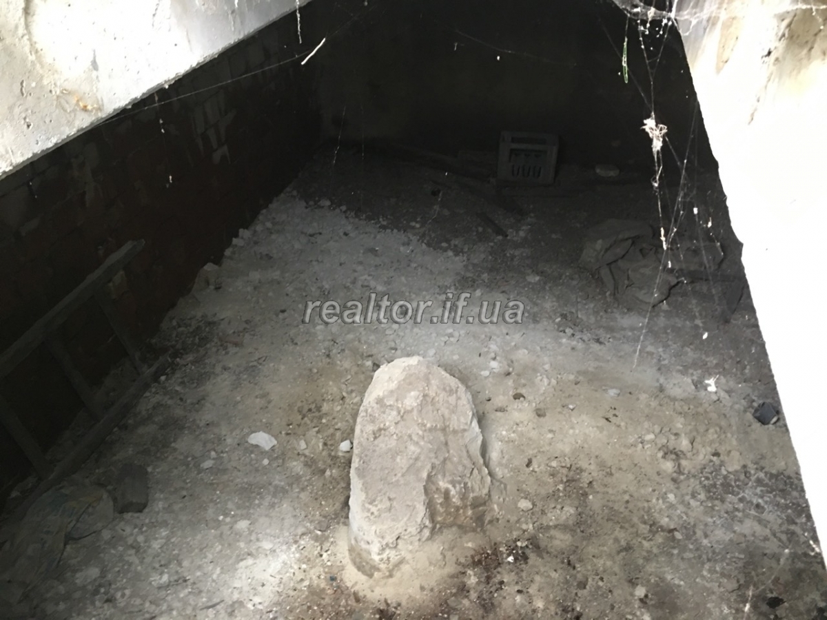Prodayetsya_dva_kooperatyvnykh_harazha_po_vulytsi_Troleibusna_13879_4_1505803067.jpg