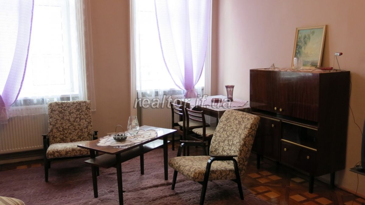 Prodayetsya_dvokhkimnatna_kvartyra_v_tsentri_mista_po_vulytsi_Sichovykh_Striltsiv_18399_16_1599462561.jpg