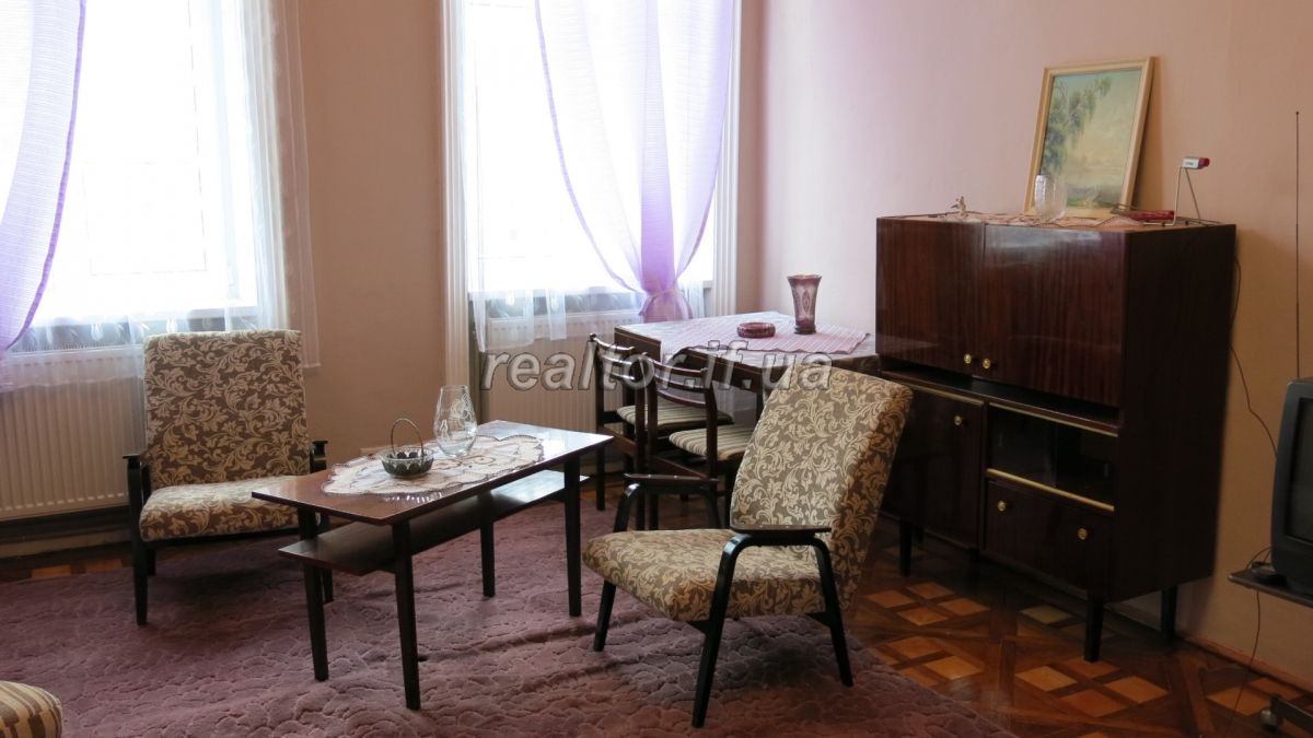 Prodayetsya_dvokhkimnatna_kvartyra_v_tsentri_mista_po_vulytsi_Sichovykh_Striltsiv_18399_17_1599462561.jpg