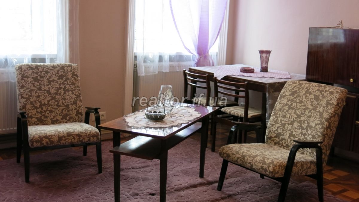 Prodayetsya_dvokhkimnatna_kvartyra_v_tsentri_mista_po_vulytsi_Sichovykh_Striltsiv_18399_18_1599462562.jpg